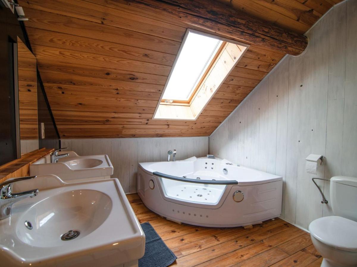 Very Spacious House With Sauna Spa And Countryside Views Гуви Экстерьер фото