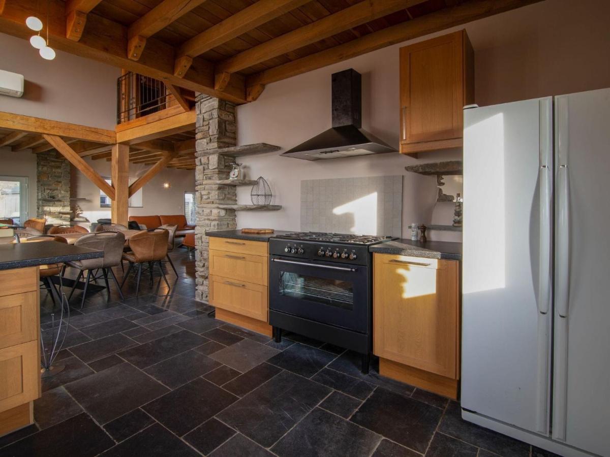 Very Spacious House With Sauna Spa And Countryside Views Гуви Экстерьер фото