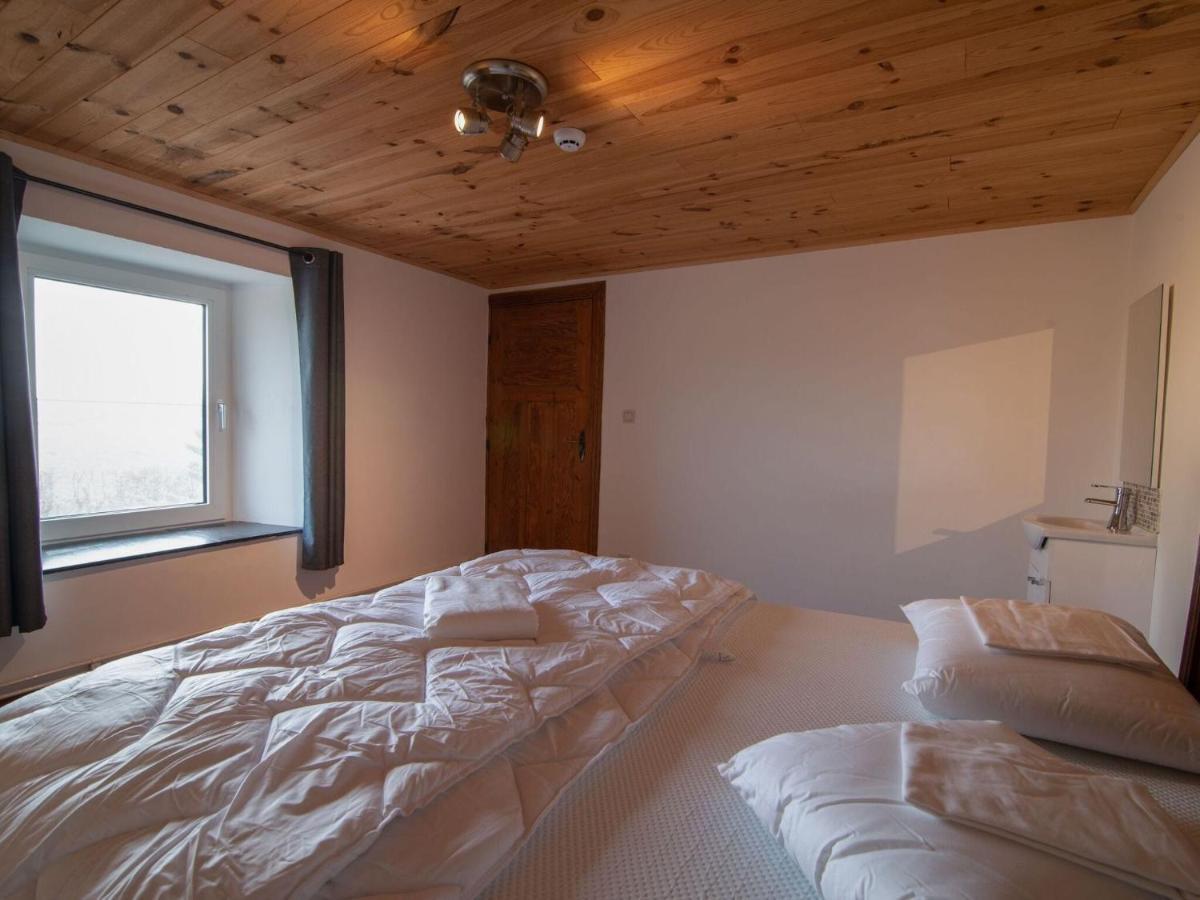 Very Spacious House With Sauna Spa And Countryside Views Гуви Экстерьер фото