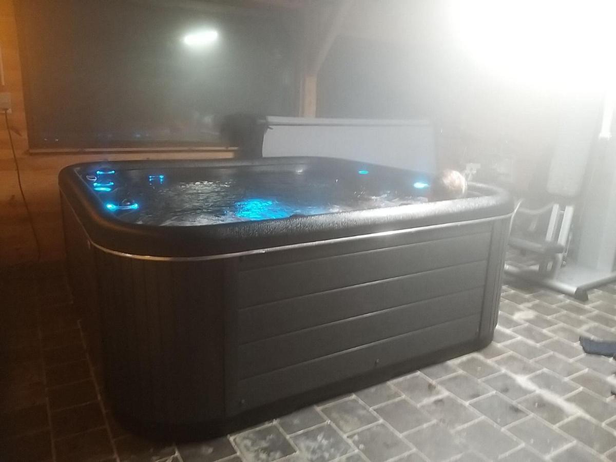 Very Spacious House With Sauna Spa And Countryside Views Гуви Экстерьер фото